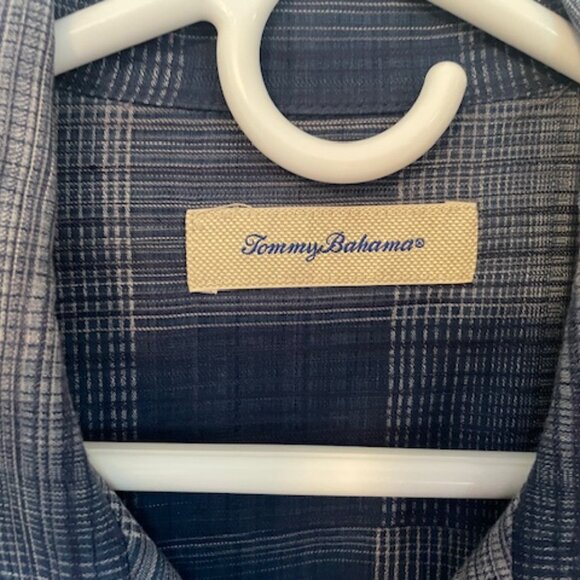 Tommy Bahama Button Down - Picture 3 of 6